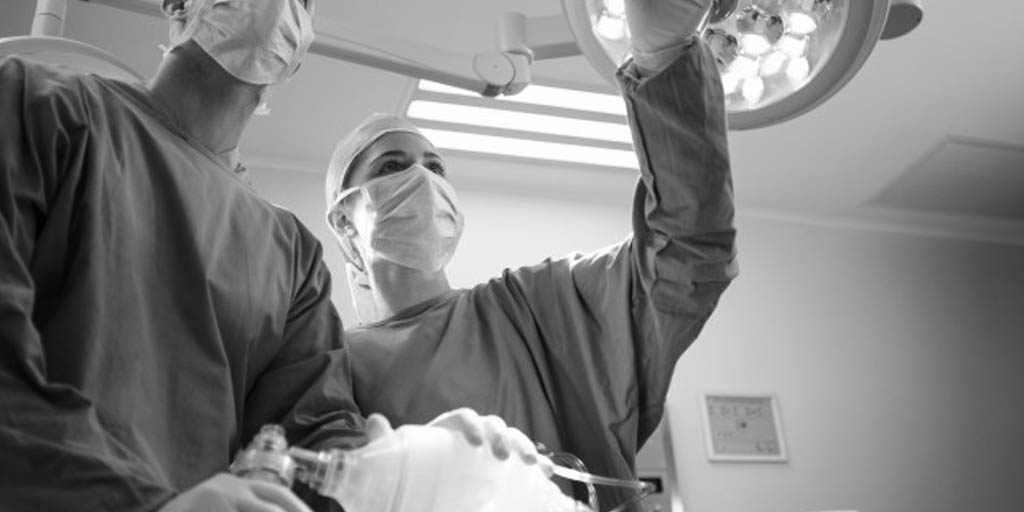 “La Kinesiologia en Unidad de Cuidados Intensivos en época de Covid”